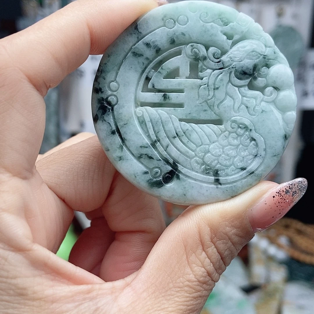 翡翠颈饰未镶嵌翡翠