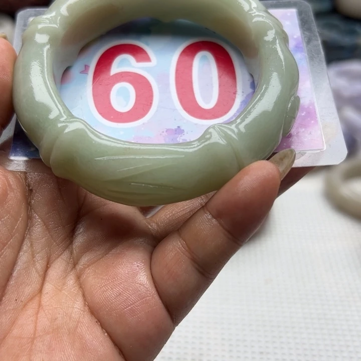 石英岩玉手镯未镶嵌