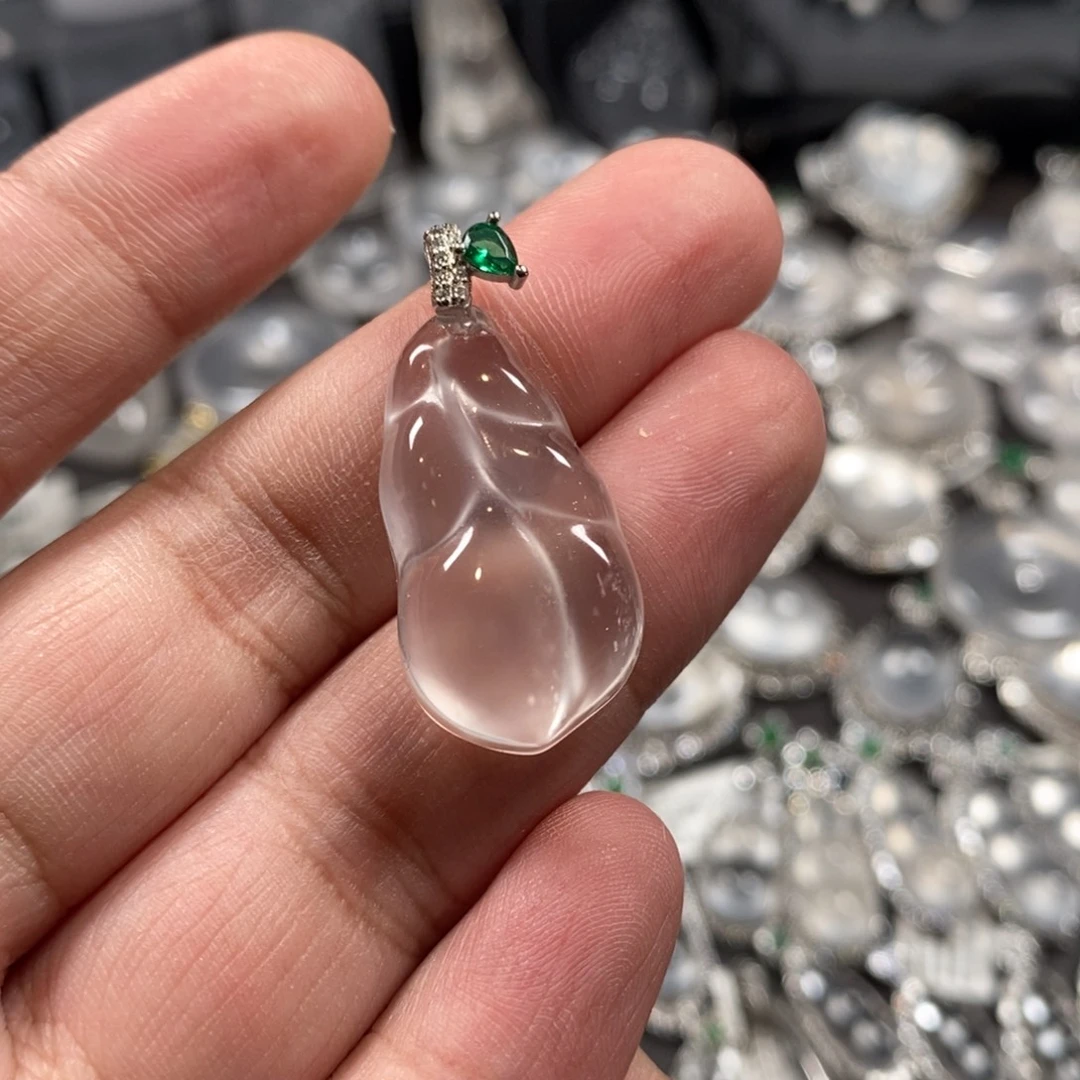 石英质玉银S925镶嵌颈饰芭蕉叶