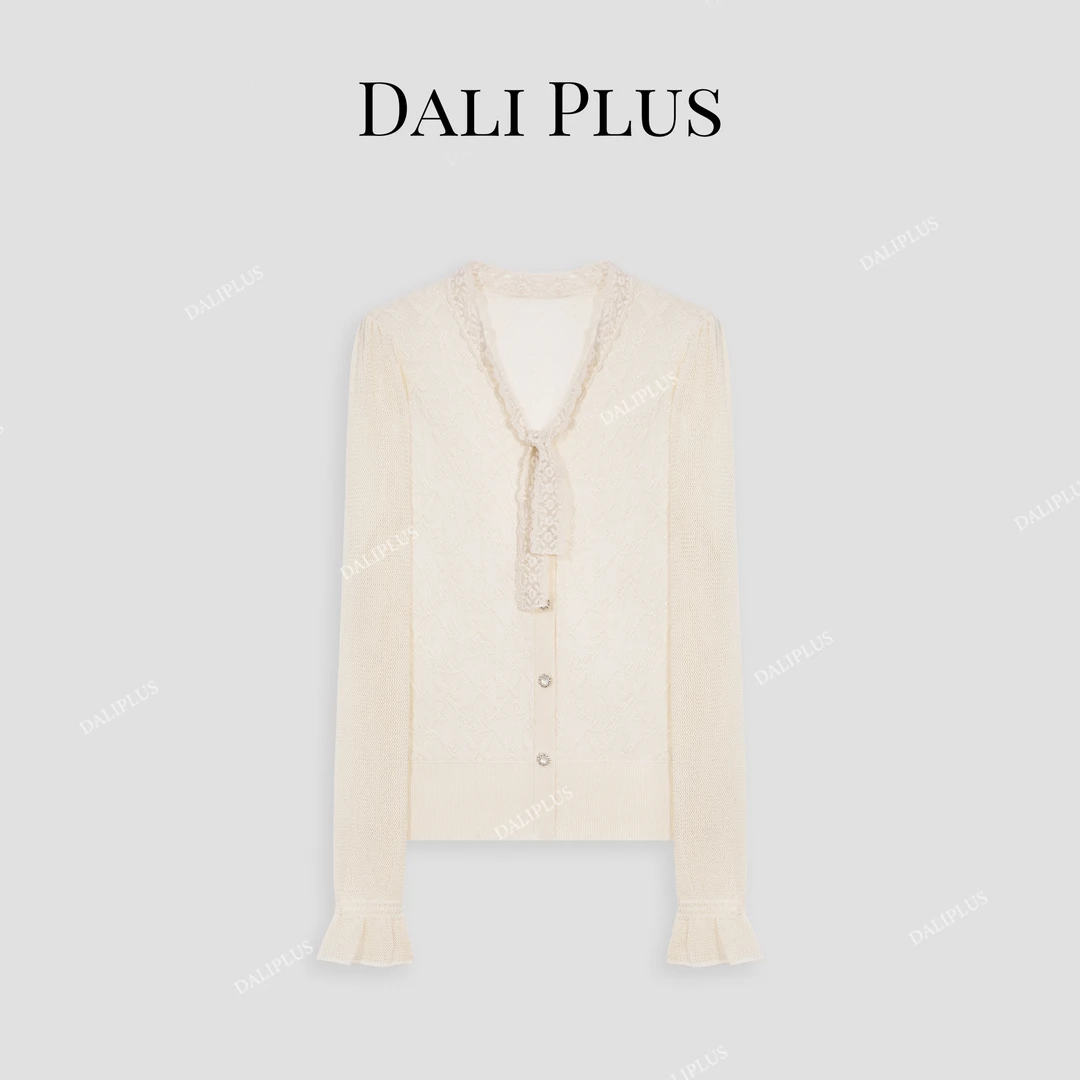 DALI PLUS【桑蚕丝羊 毛】蝴蝶纱洋气黑色显瘦百搭针织-D5CK2003