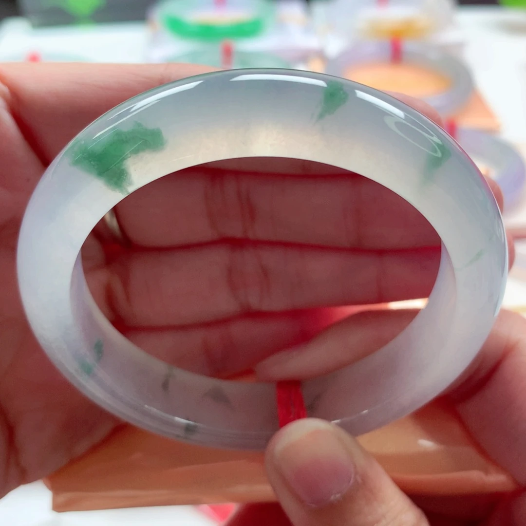 翡翠未镶嵌手镯54.5炸光高冰白冰飘绿花宝藏毕业A