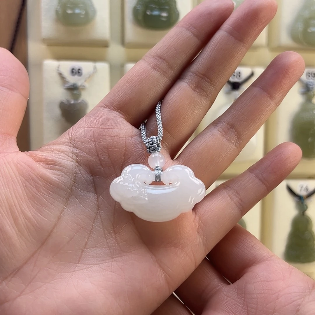 财***⁰和田玉未镶嵌颈饰