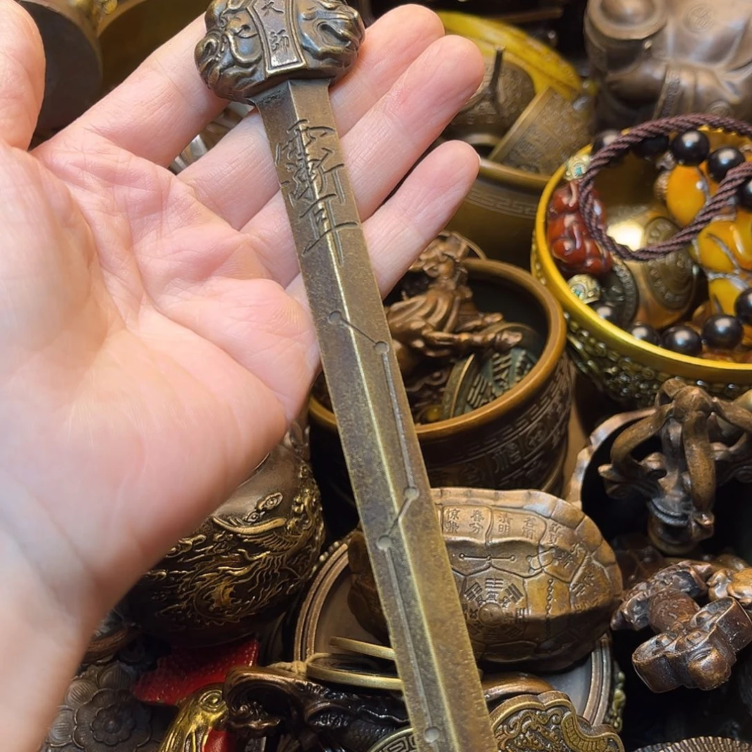 精美铜器工艺品等