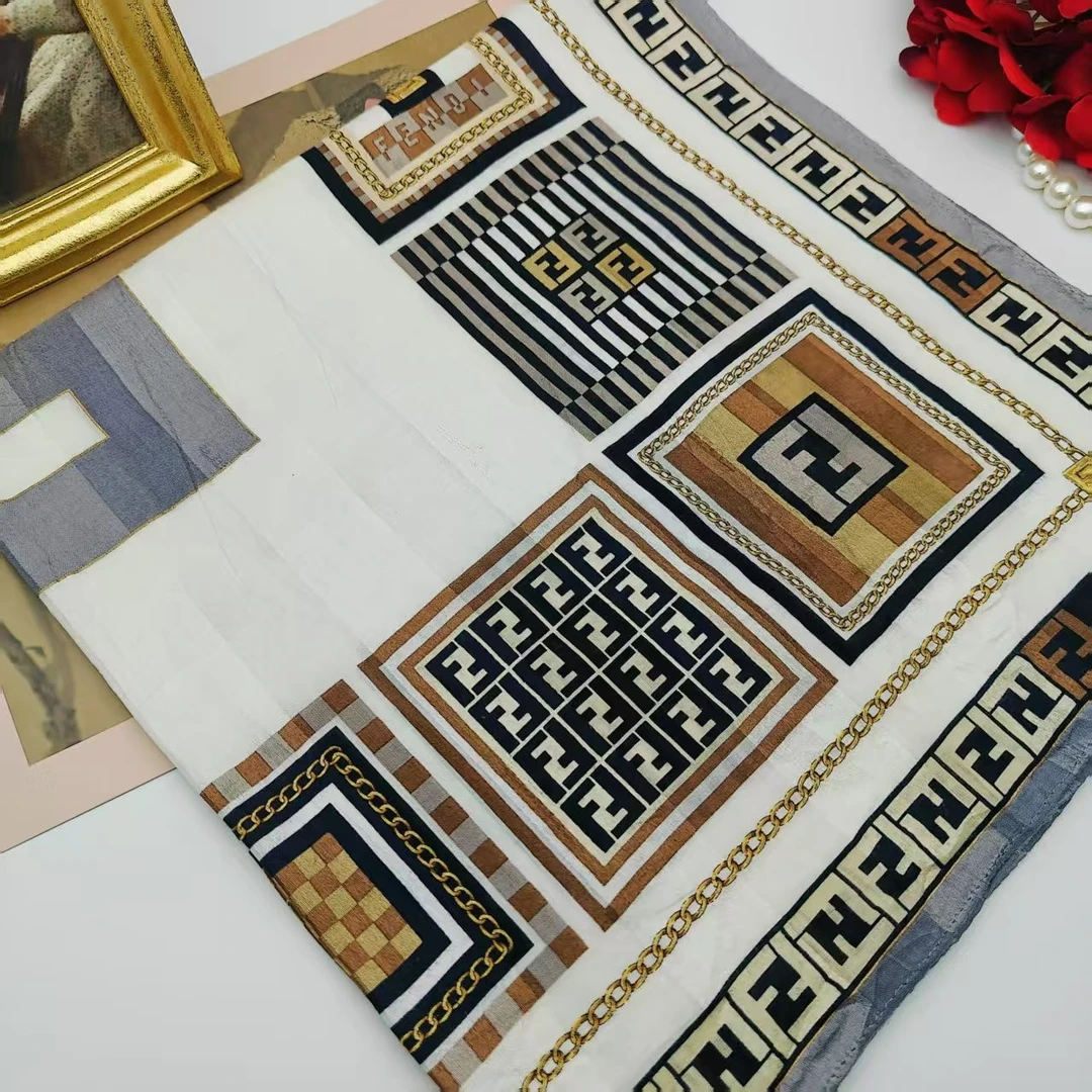 95新 FENDI/芬迪 海囤/芬迪/丝巾中古围巾条纹黑白时尚/yy07425