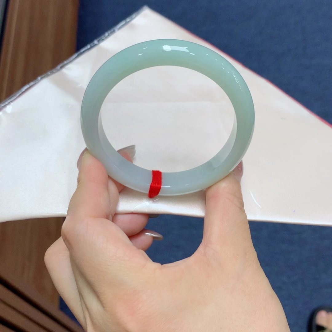 翡翠手镯未镶嵌买断