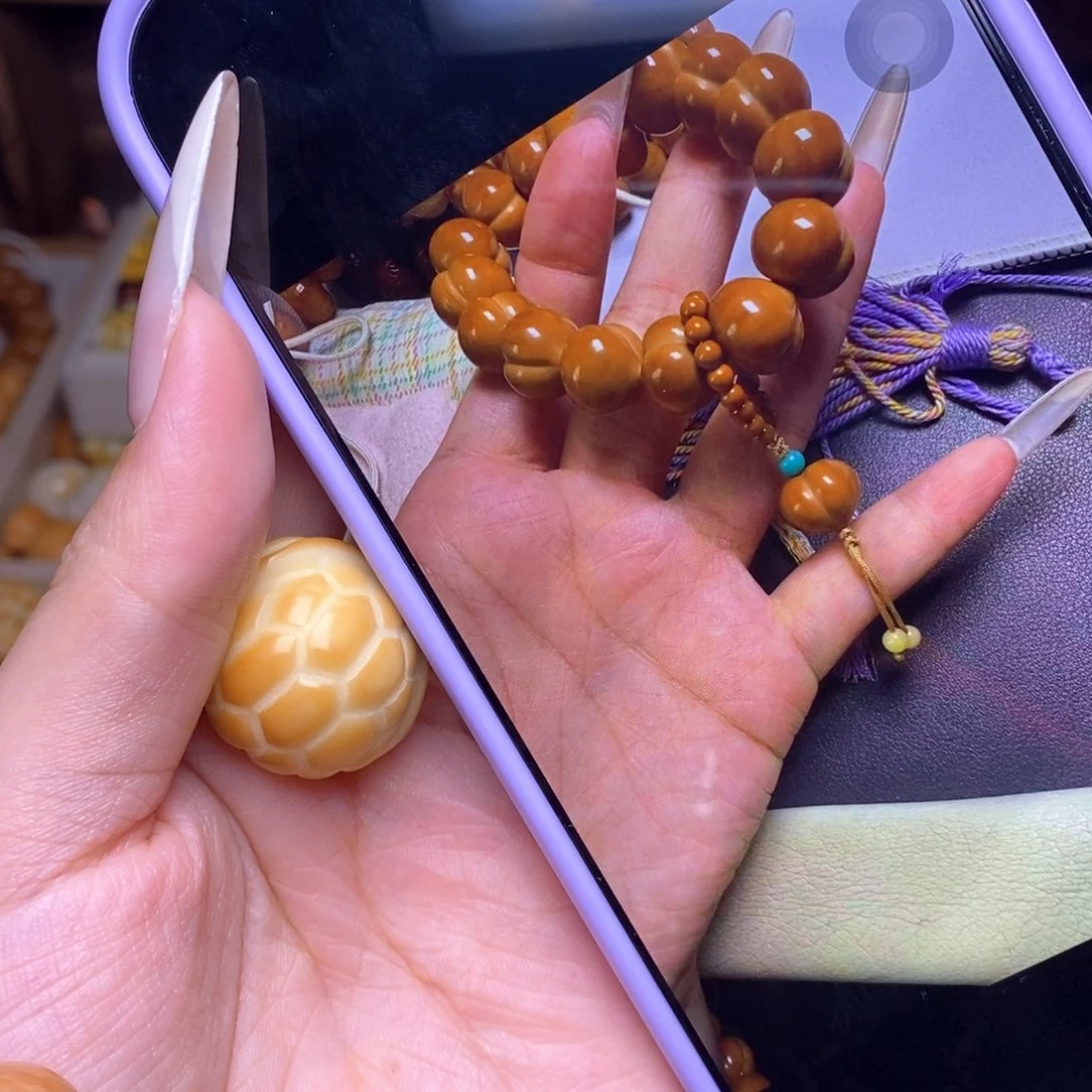 吊坠猴头核桃屁桃提溜 富甲
