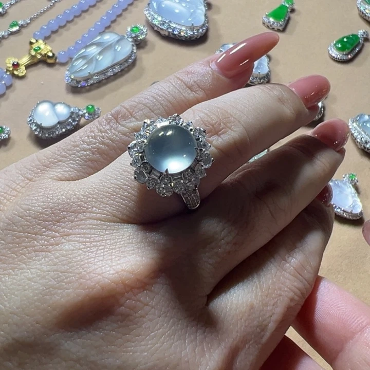 翡翠18K金镶嵌戒指高冰正圆精品戒