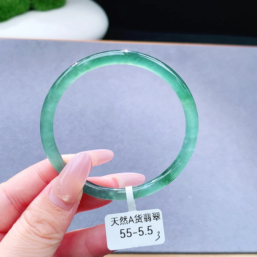 未镶嵌手镯（圆镯）翡翠
