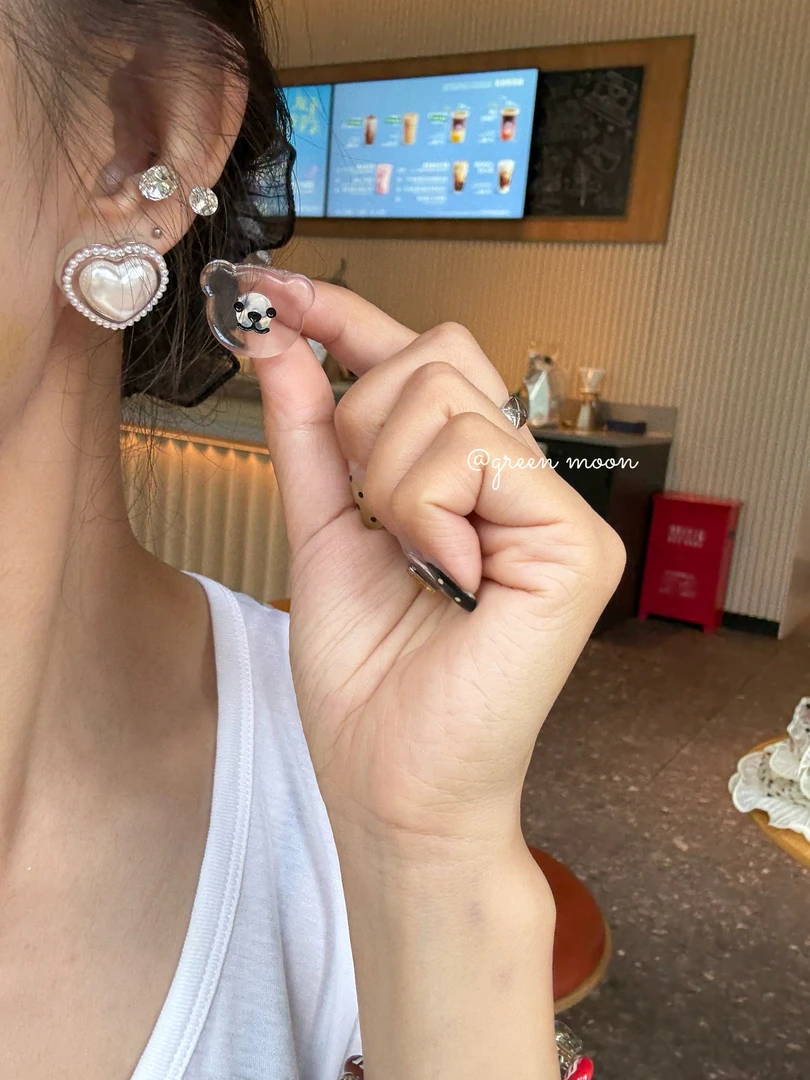 非金属仿水晶耳饰 【冬眠小熊】卡通可爱耳钉优雅精致高级感C549