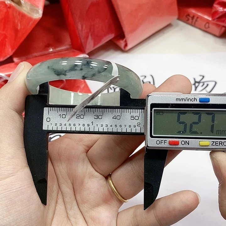 翡翠手镯未镶嵌138