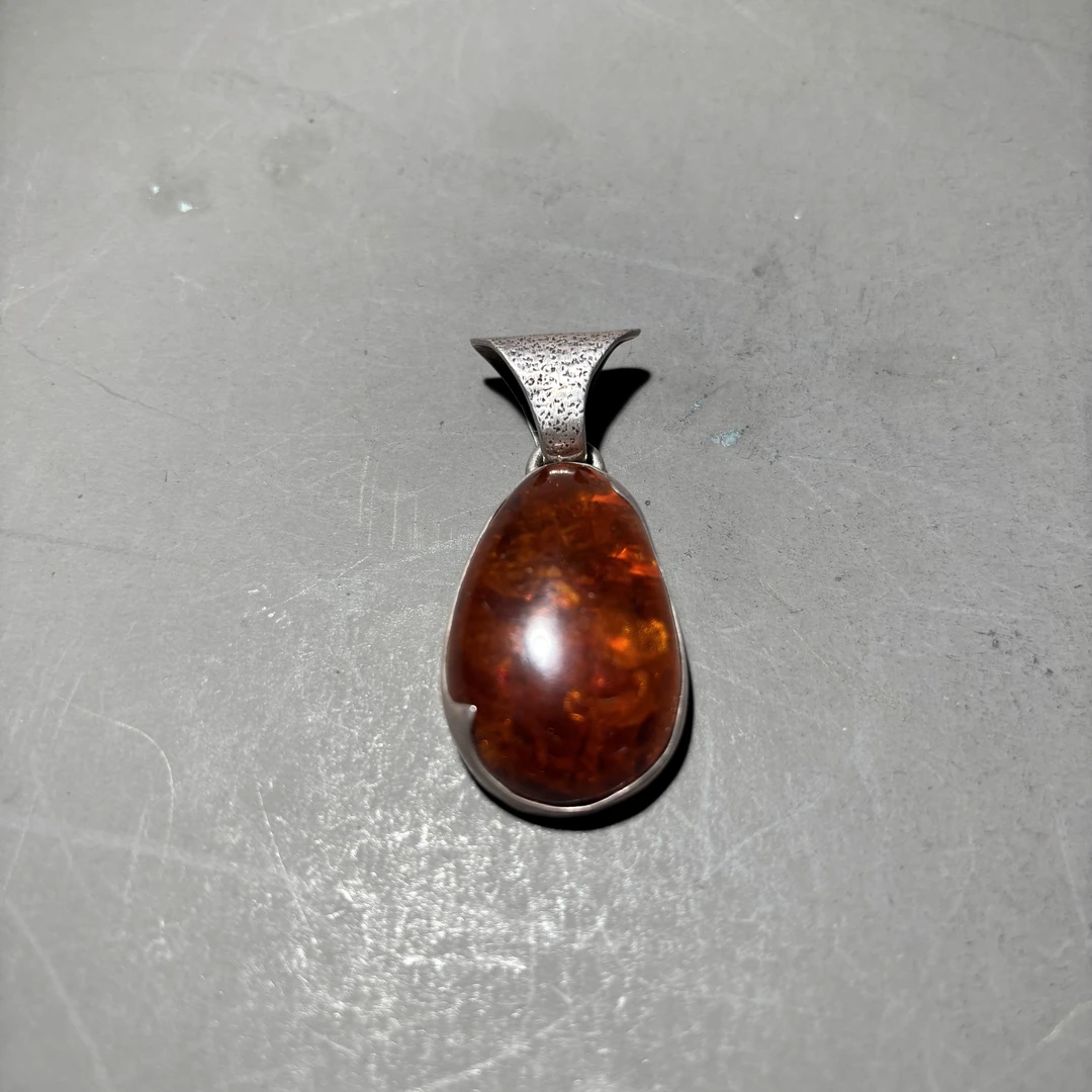 HZ60231血丝珀大水滴吊坠-朵云轩