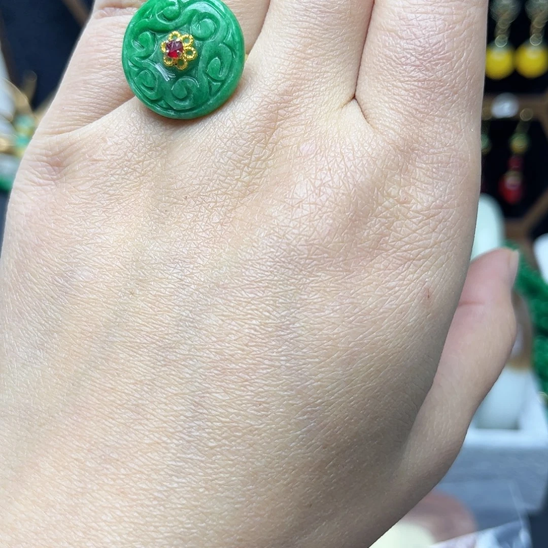 翡翠未镶嵌颈饰戒指圆牌