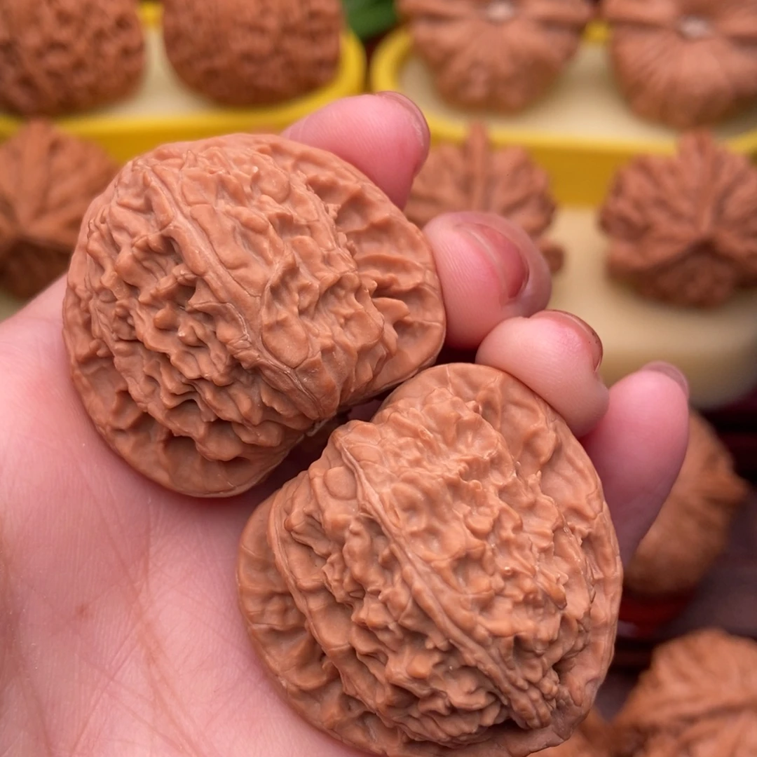 把件文玩核桃精品三角白狮子头37