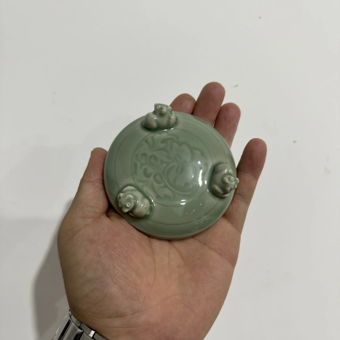 耀州窑瑕疵小熊牡丹杯盖1个