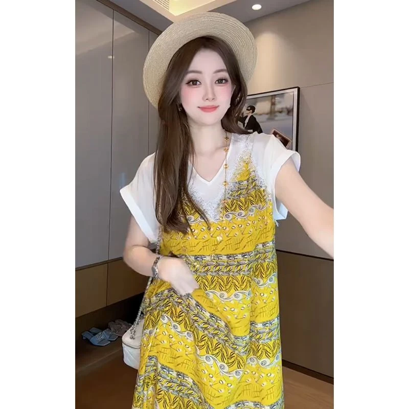 设计款小众显瘦V领连衣裙欧货2025夏季新款洋气休闲短袖中长裙潮