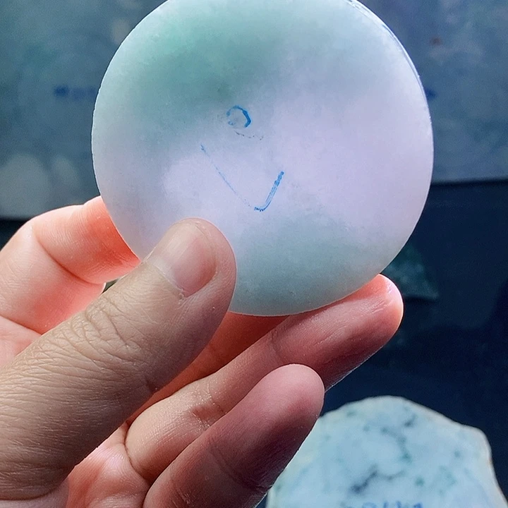 翡翠未镶嵌颈饰毛料24