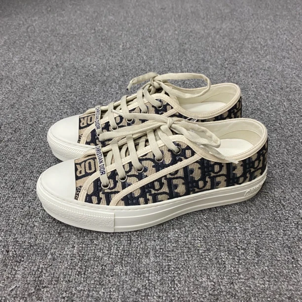 99新 DIOR/迪奥 99新/迪奥/37.5码/藏蓝刺绣满印板鞋/BF01044