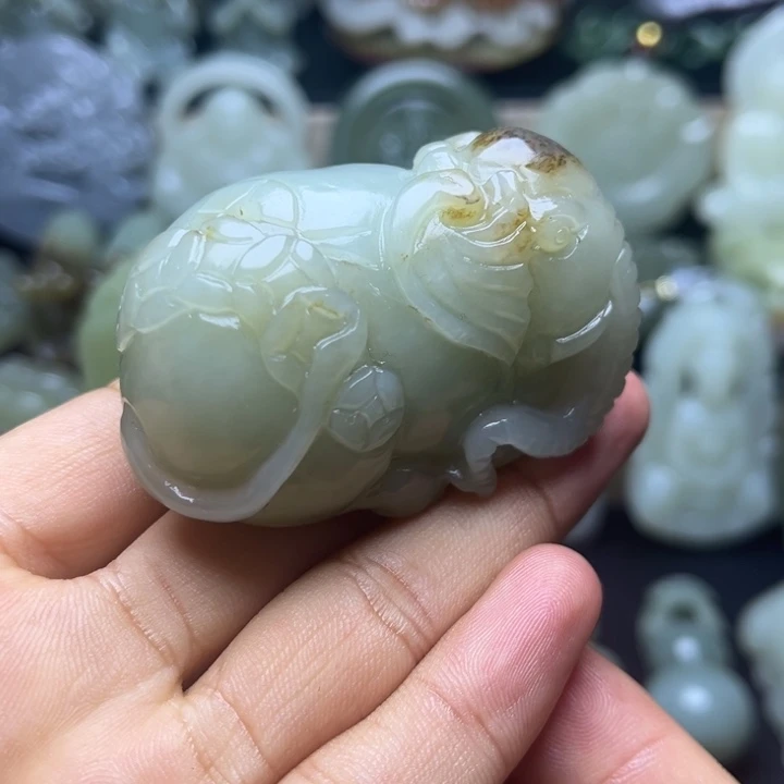 和田玉未镶嵌颈饰
