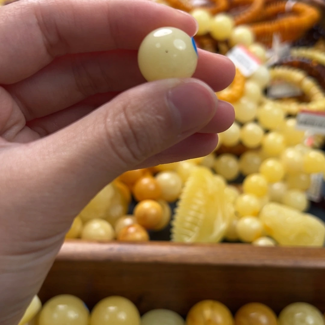 未镶嵌琥珀珠宝奇石