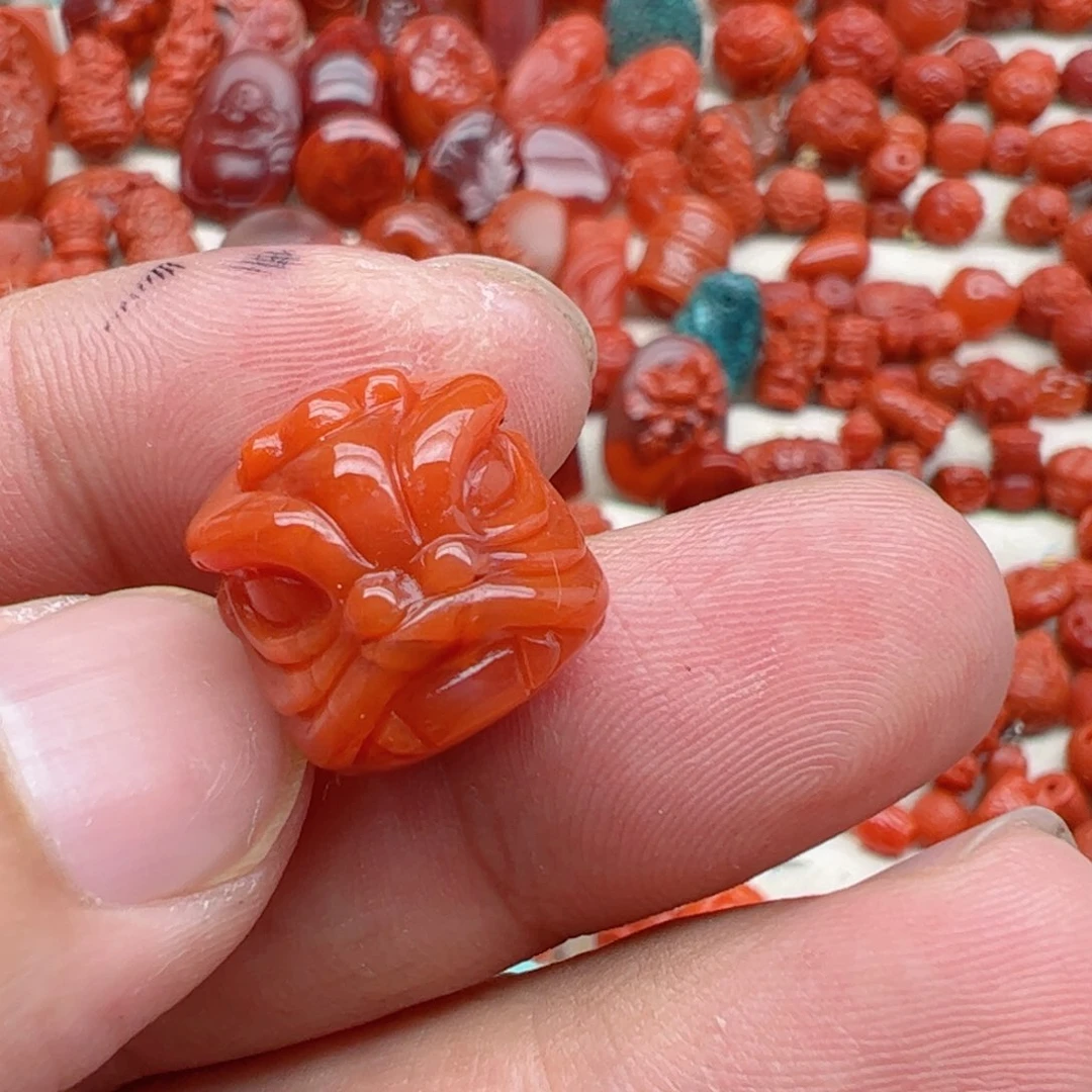 南红玛瑙配饰未镶嵌