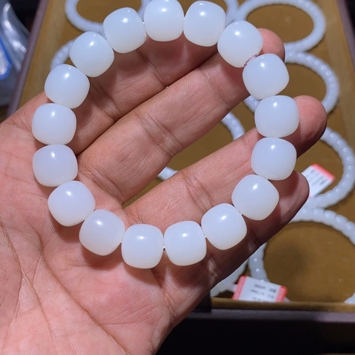 九***…和田玉（白玉）未镶嵌颈饰