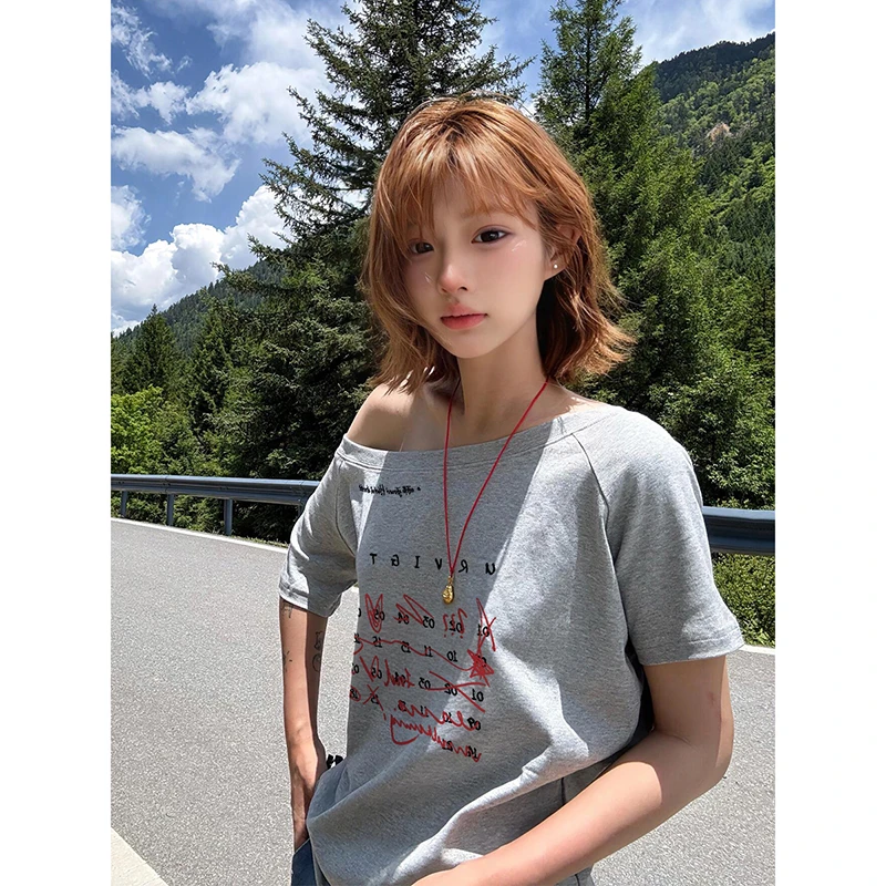 美式灰色斜肩字母印花短袖t恤女夏季宽松显瘦学院风辣妹露肩上衣