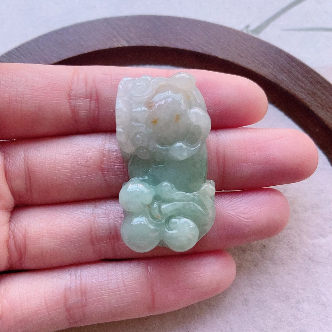 冰润飘黄翡霸王貔貅吊坠天然翡翠A货 尺寸38.8×20.6×11mm