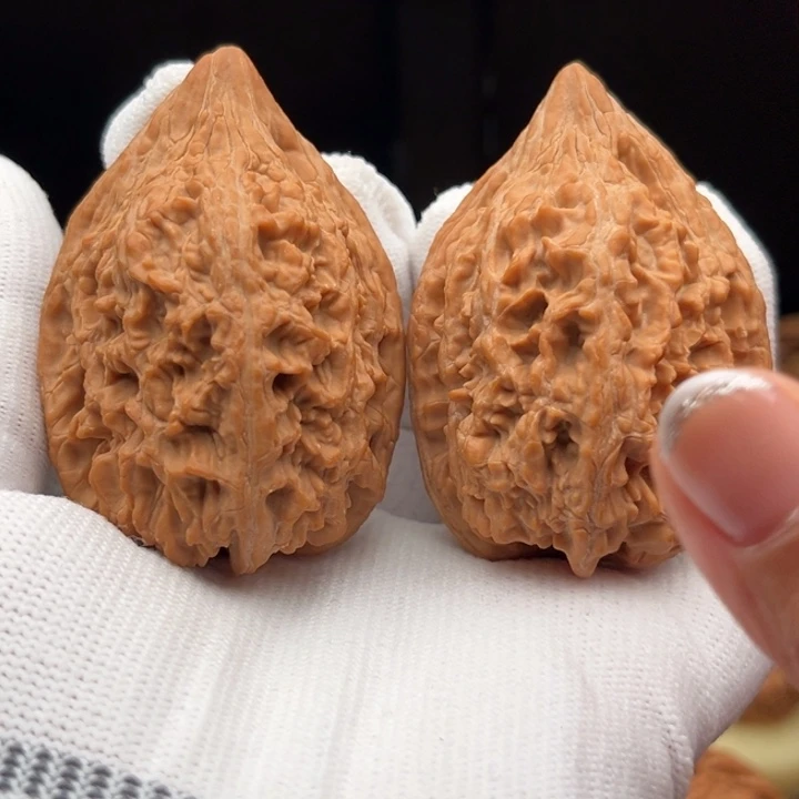 把件文玩核桃大孤石全品异形纹路