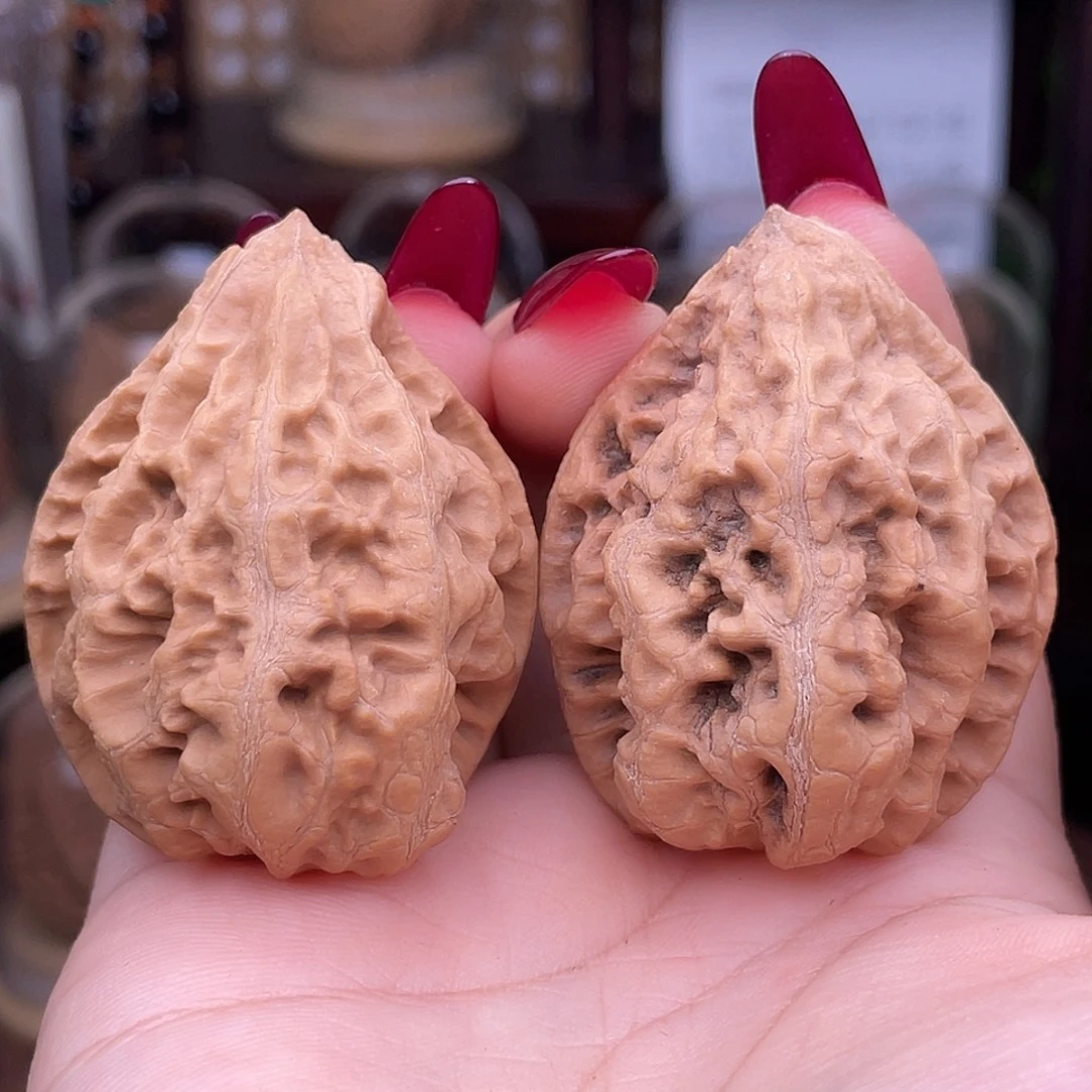 文玩核桃吊坠鬼脸草莓