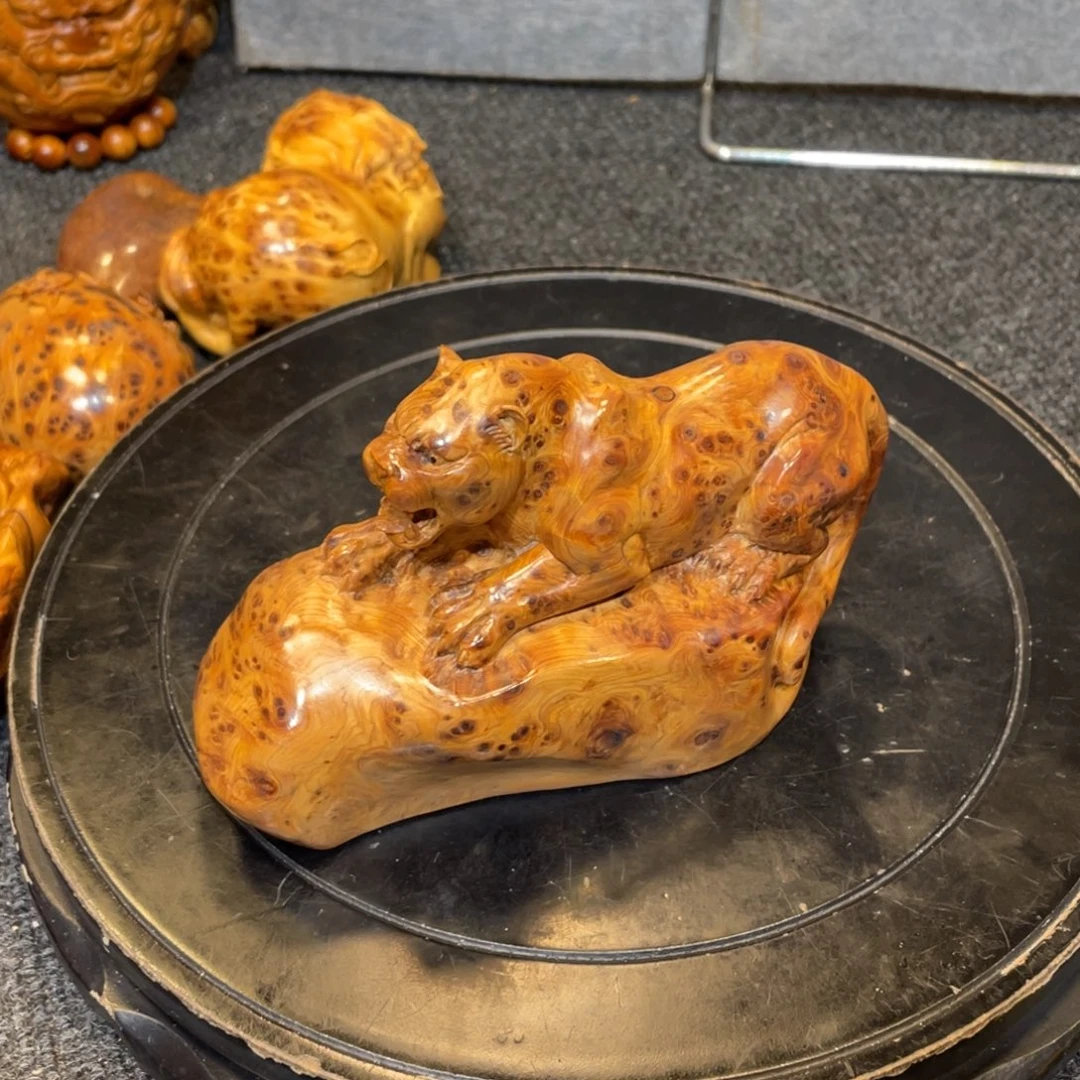 柏木（崖柏）太行精品陈化黑金满留豹子摆件