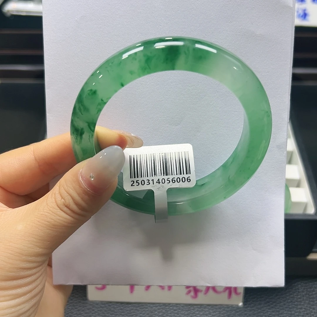 石英质玉（非洲翠）未镶嵌手镯