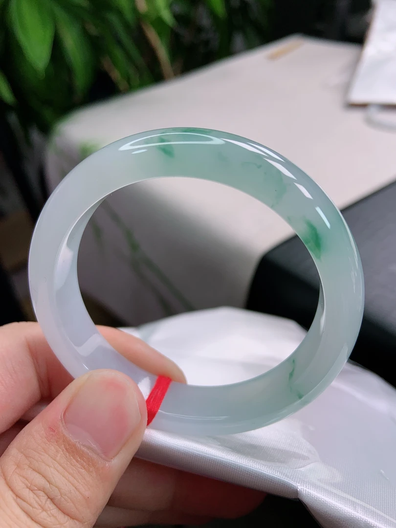 缅甸天然翡翠A货冰种飘花手镯54圈口女款贵妃镯精美