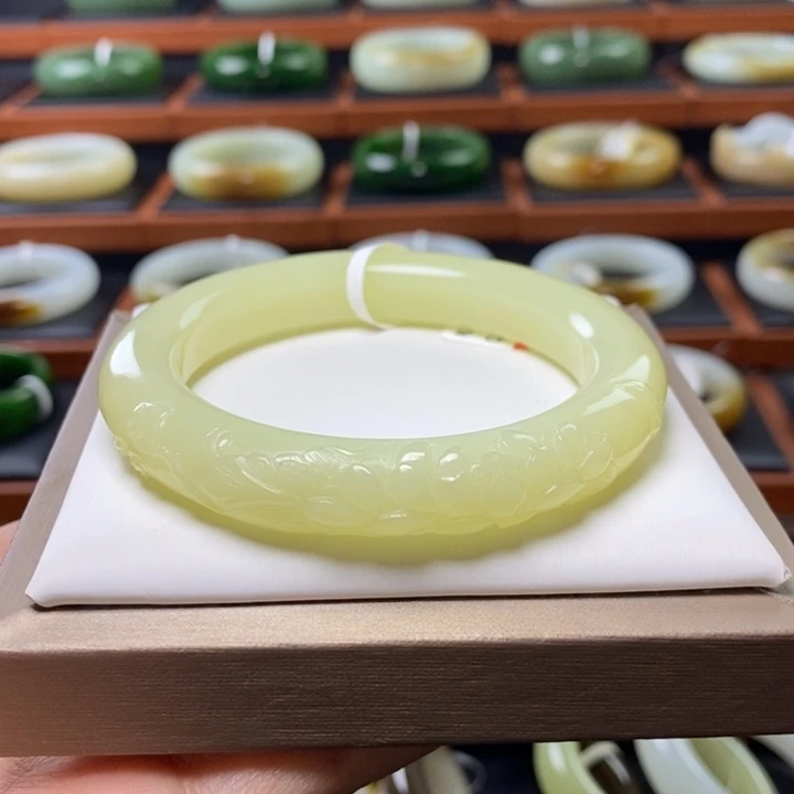 和田玉（黄玉）手镯未镶嵌56.5圈
