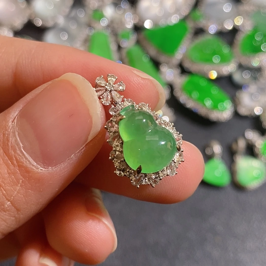 翡翠颈饰18K金镶嵌天然缅甸A货翡翠