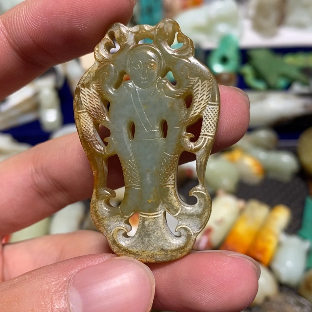 透闪石质玉未镶嵌车挂