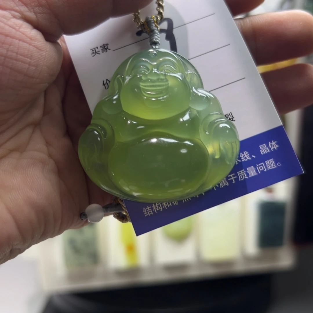 东***莲蛇纹石玉未镶嵌颈饰