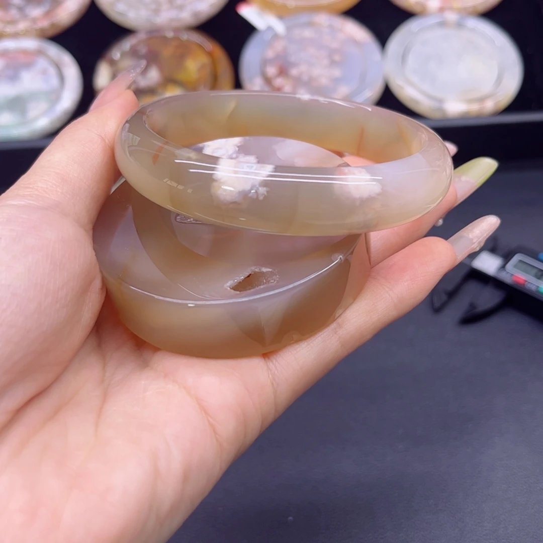 玛瑙/玉髓手镯未镶嵌64
