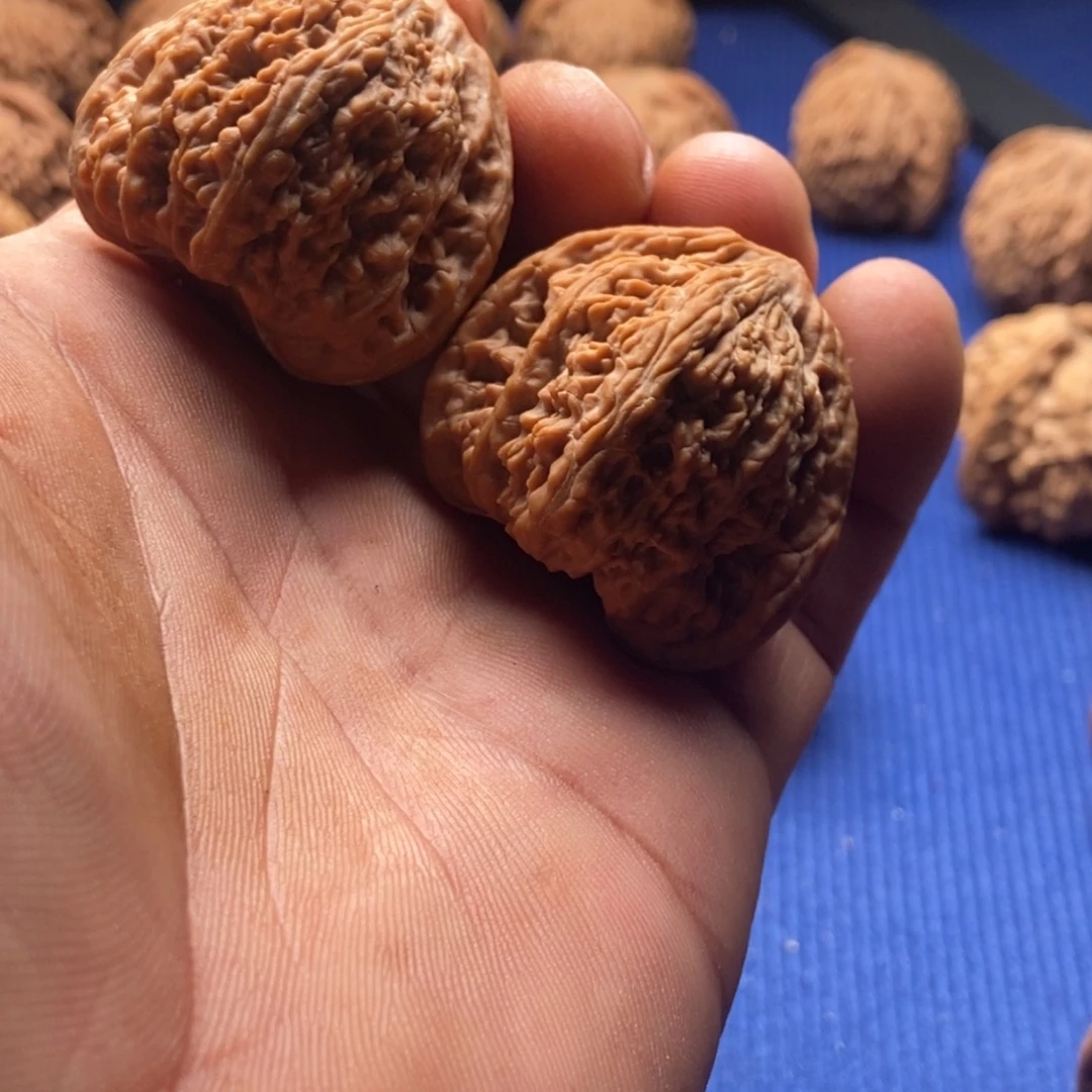 已***销文玩核桃吊坠密纹狮子头