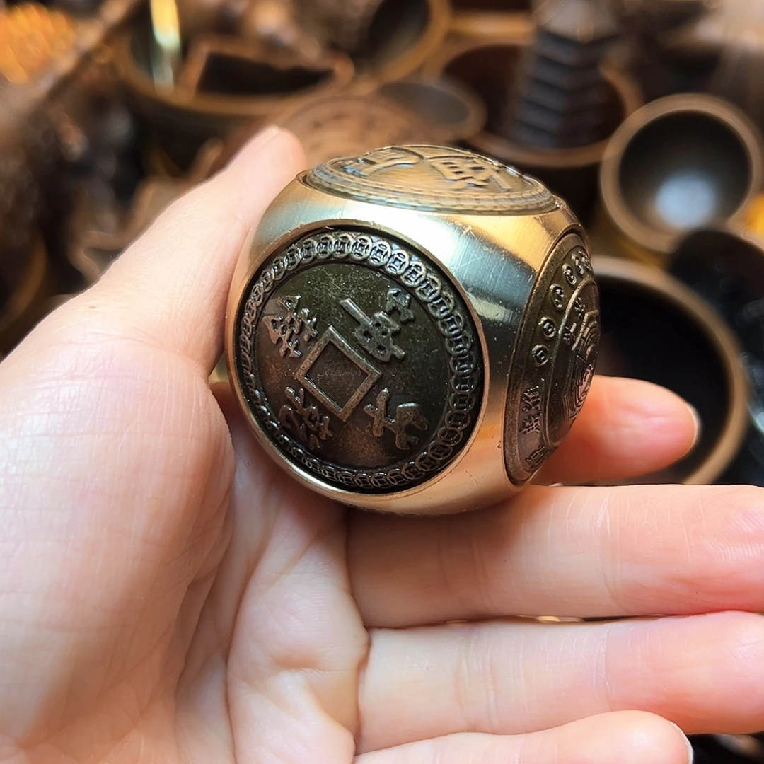 精美铜器工艺品等