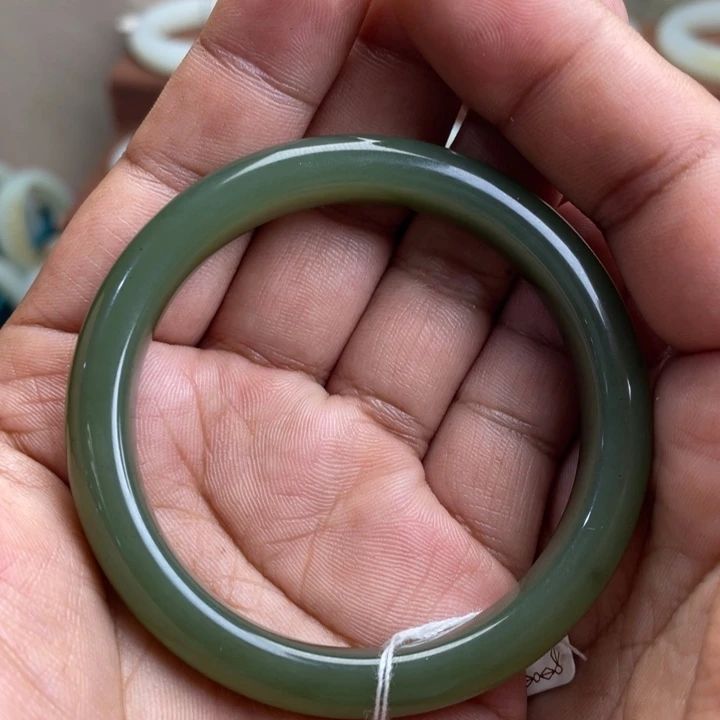 【闪购商品】未镶嵌手镯和田玉