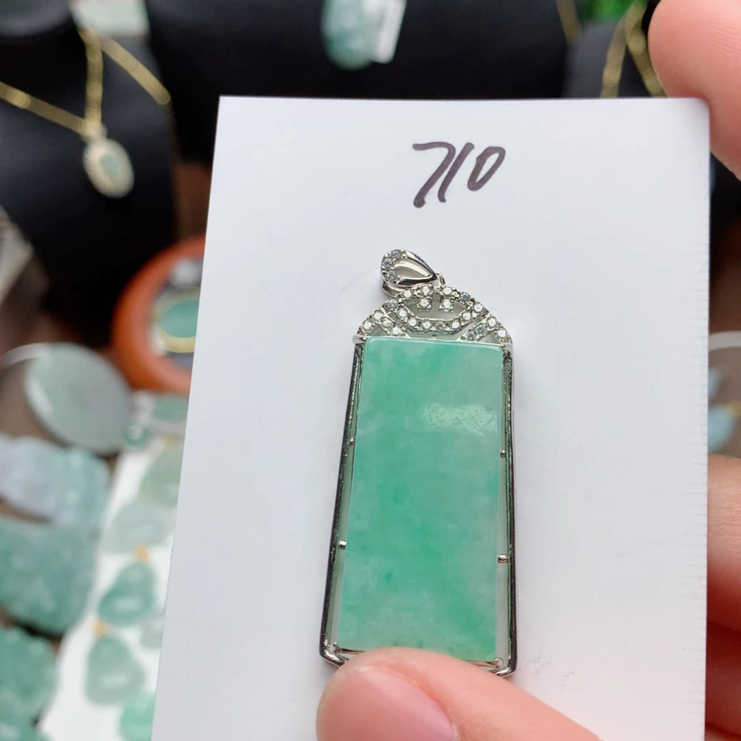 翡翠颈饰银S925镶嵌吊坠