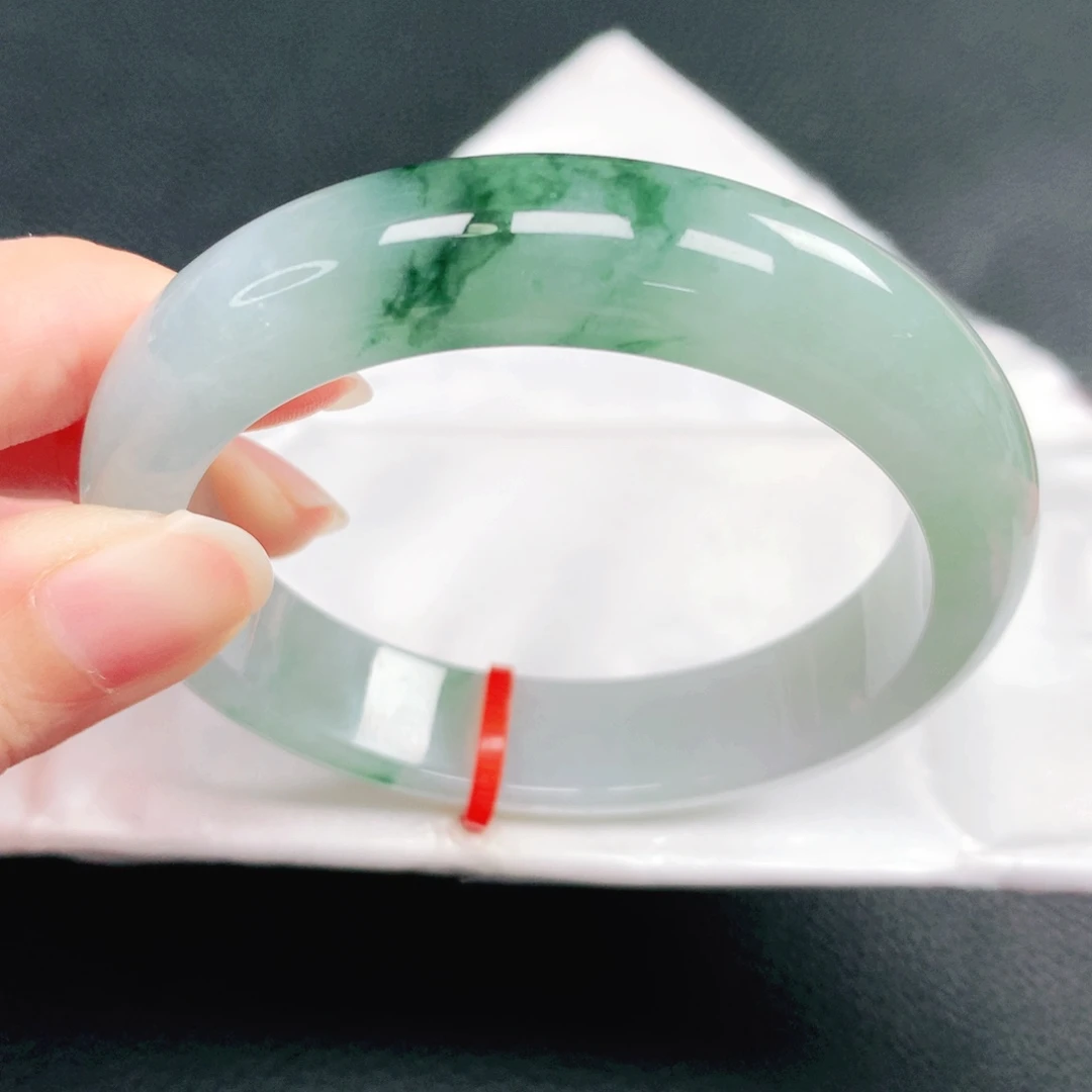 翡翠未镶嵌手镯57圈