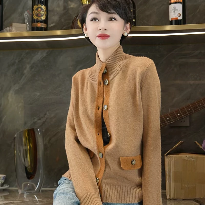 名港-【奢雅臻品】纯羊毛立领时尚百搭针织开衫 MG8360