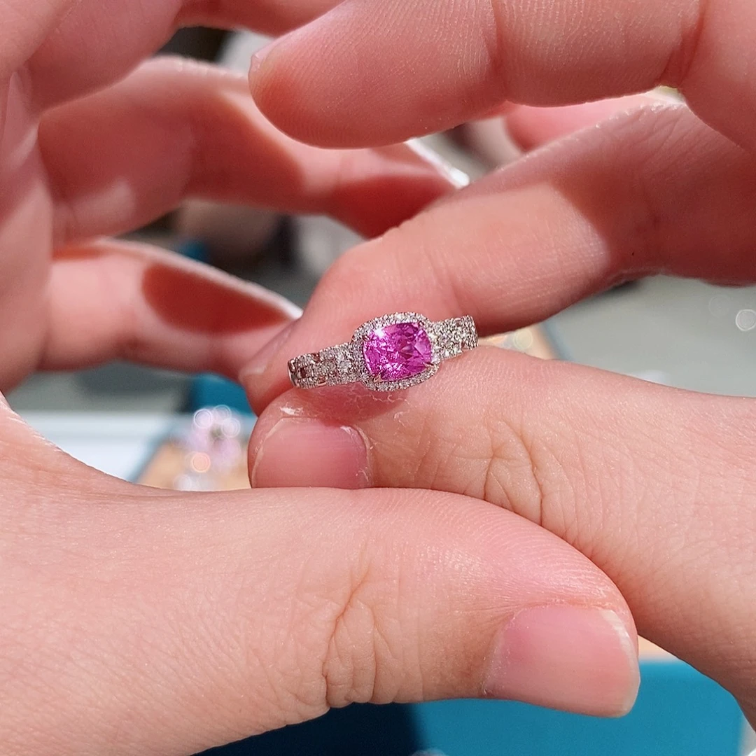 戒指彩色蓝宝石18K金镶嵌吉尔徳无烧帕帕拉恰1.15ct