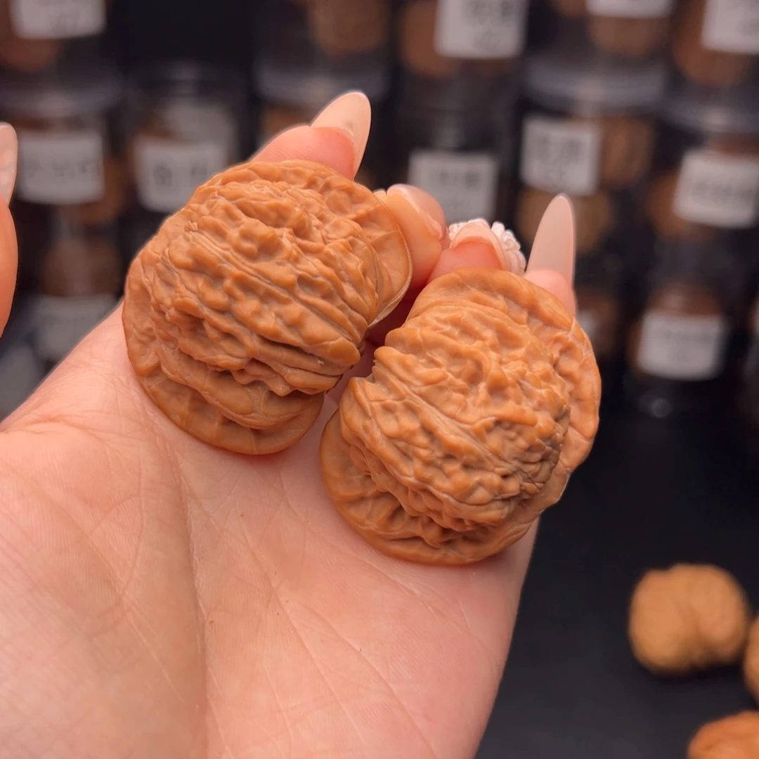 文玩核桃吊坠情**坚四座楼