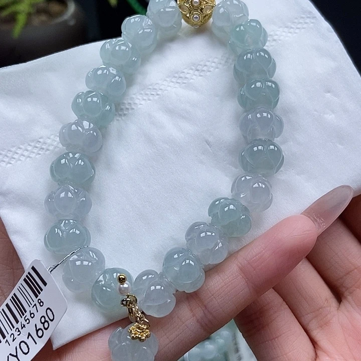 翡翠挂件未镶嵌珠链