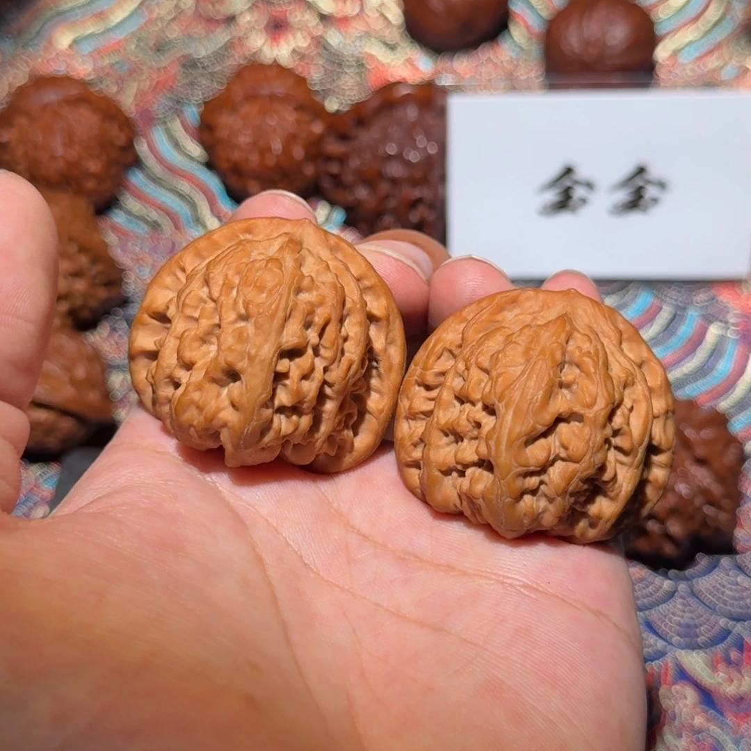 把件核桃098平谷九龙，尺寸42 40 38