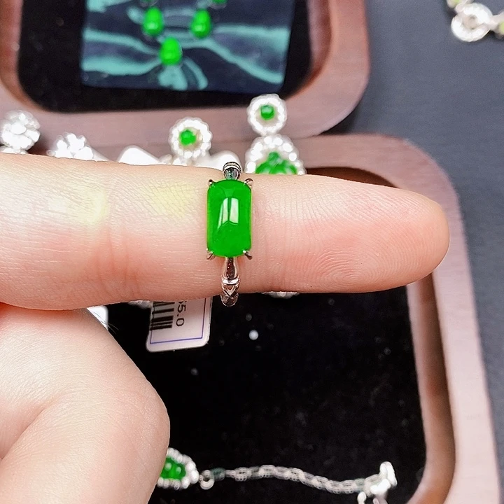 翡翠戒指银S925镶嵌