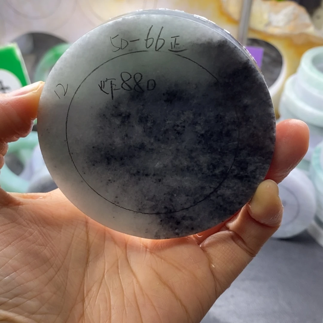 定制翡翠未镶嵌翡翠手镯