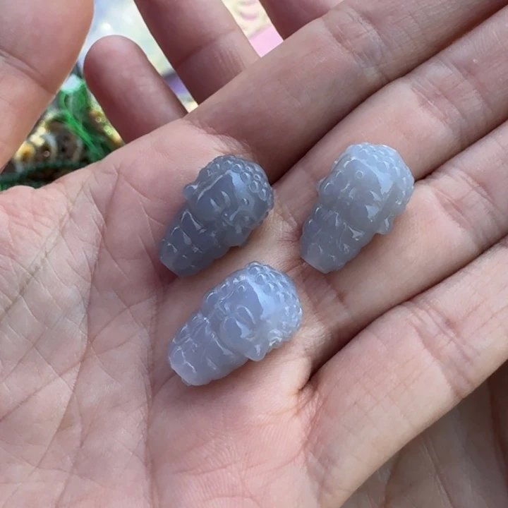 和田玉未镶嵌颈饰烟紫佛三通白富美多样性拍一发一